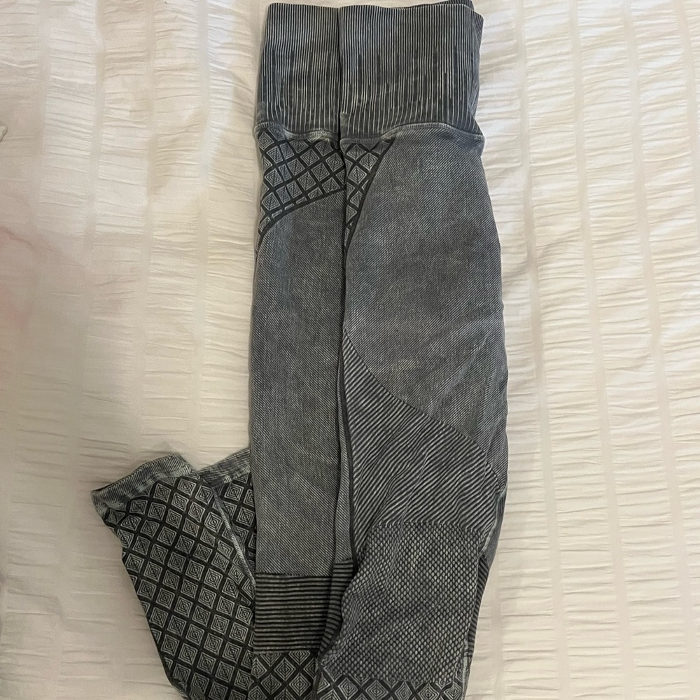 Avocado Muse Leggings